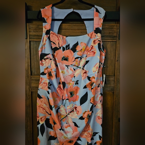 Adrianna Papell Square-Neck Floral-Print Gown - Picture 5 of 7